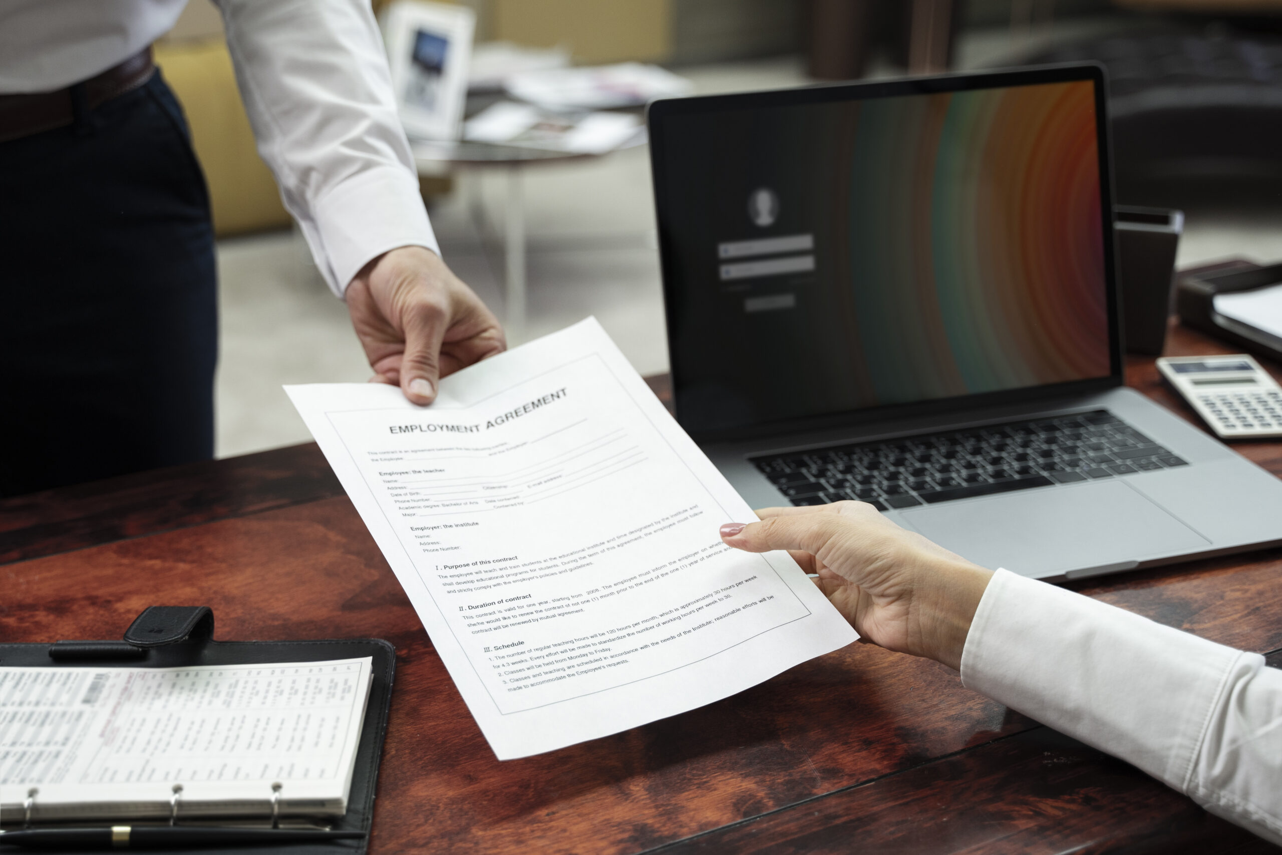 Cutting short a resignation: dismissal, and limits on compensation deductions